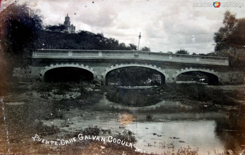 Puente de la calle Galvan.
