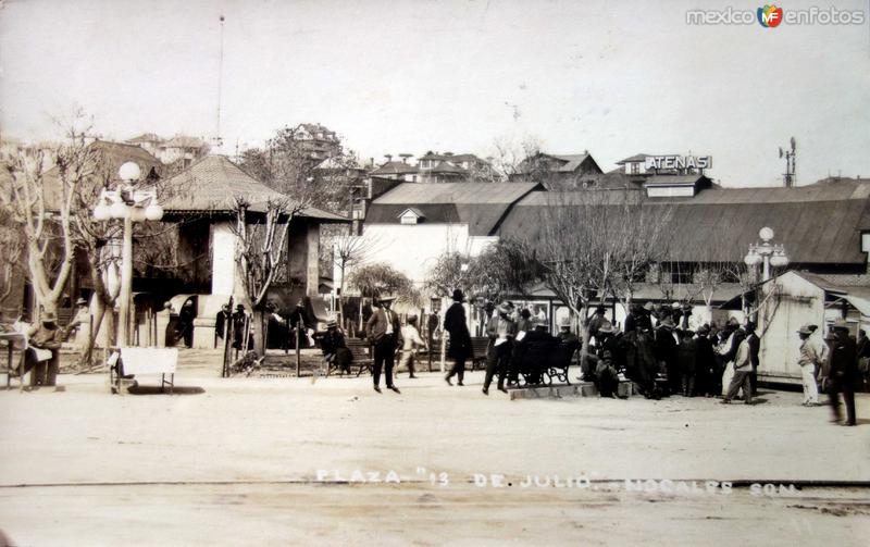 Plaza 15 de Julio ( Circulada el 11 de Julio de 1927 ).