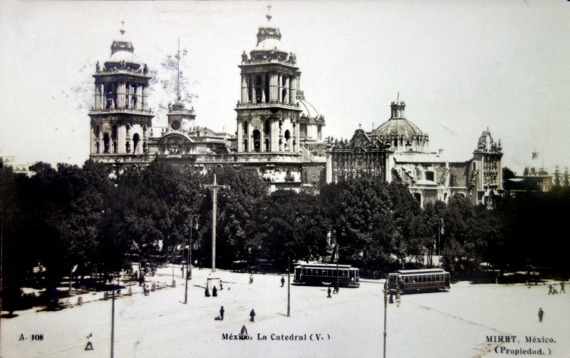 La Catedral por el fotografo Felix Miret ( Circulada el 12 de Septiembre de 1909 )