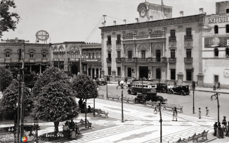 Palacio municipal y plaza principal