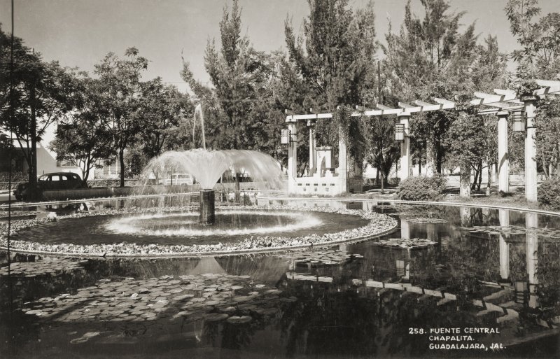 Fuente central del parque Chapalita