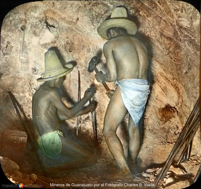Mineros de Guanajuato por el Fotógrafo Charles B. Waite.