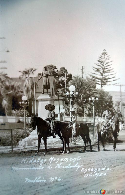 Monumento aHidalgo ( Circulada el 20 de Junio de 1939 ).