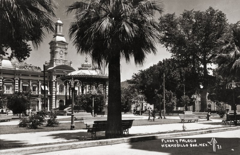 Plaza Principal y Palacio de Gobierno