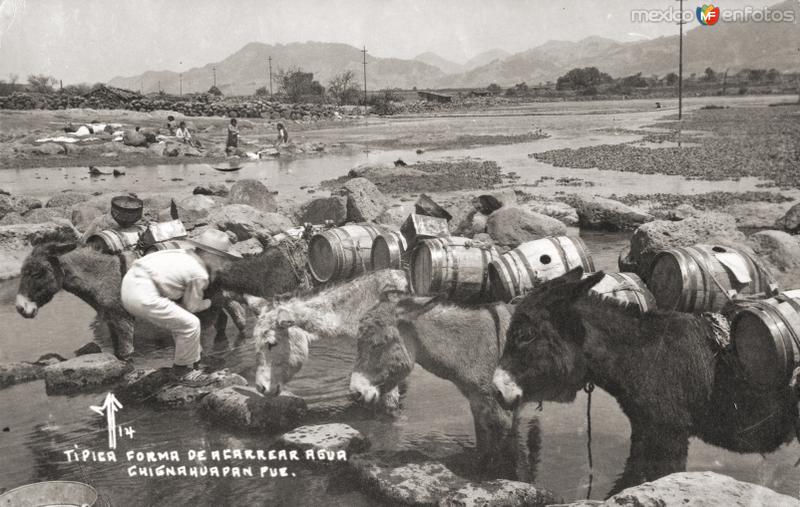 Típica forma de acarrear agua