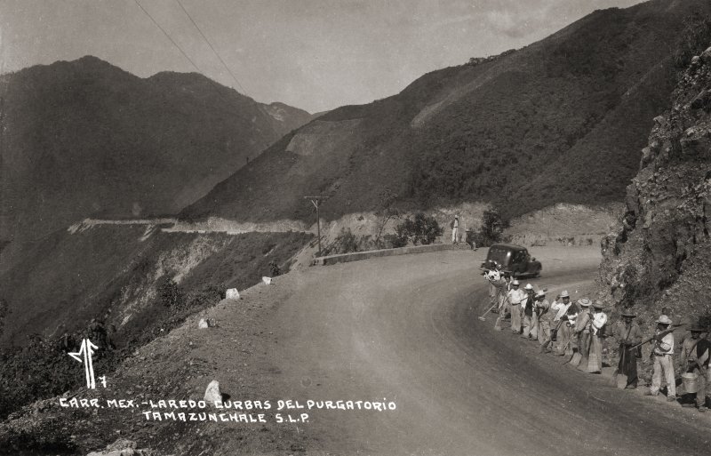 Curvas del Purgatorio, en la carretera México - Laredo