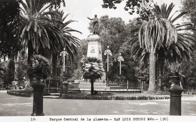 Monumento a Miguel Hidalgo, en la Alameda