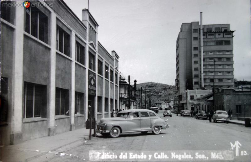 Edificio del Estado y calle.