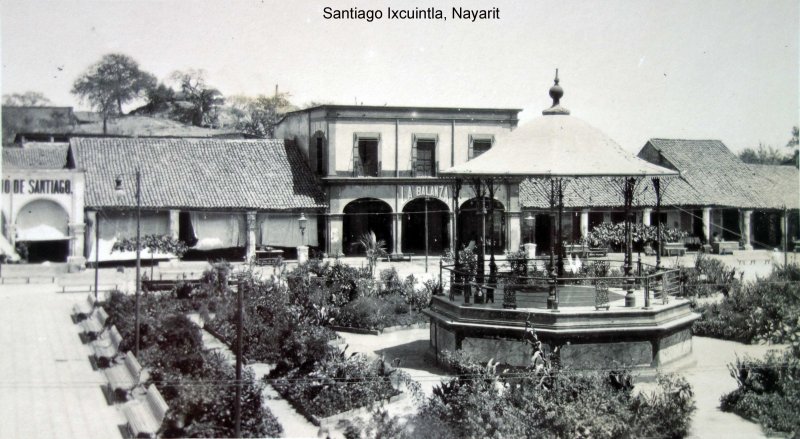 Kiosko y plaza de Santiago Ixcuintla, Nayarit.