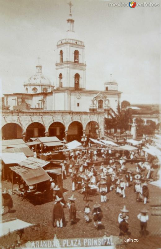 La Plaza principal.