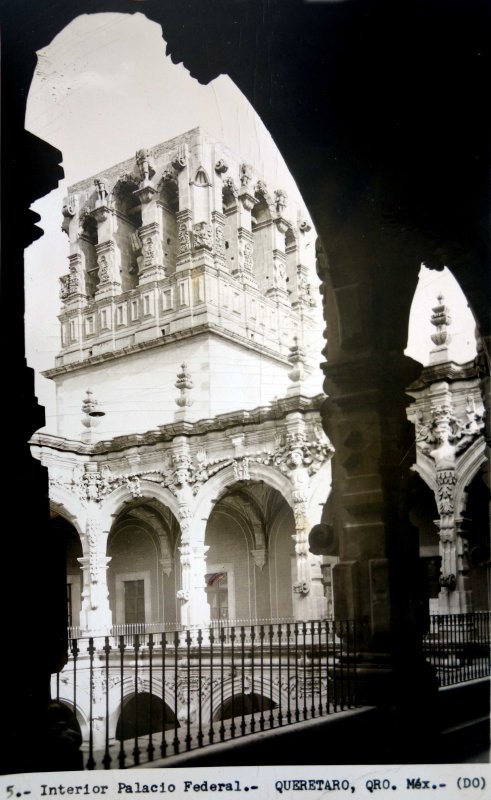 Interior del palacio federal.