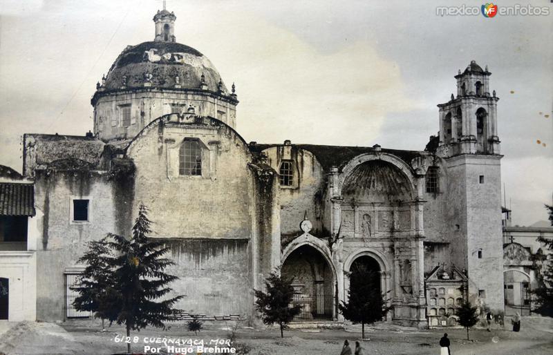 La Iglesia Por el Fotógrafo Hugo Brehme.