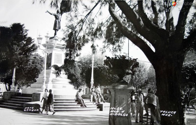 Monumento a Hidalgo.