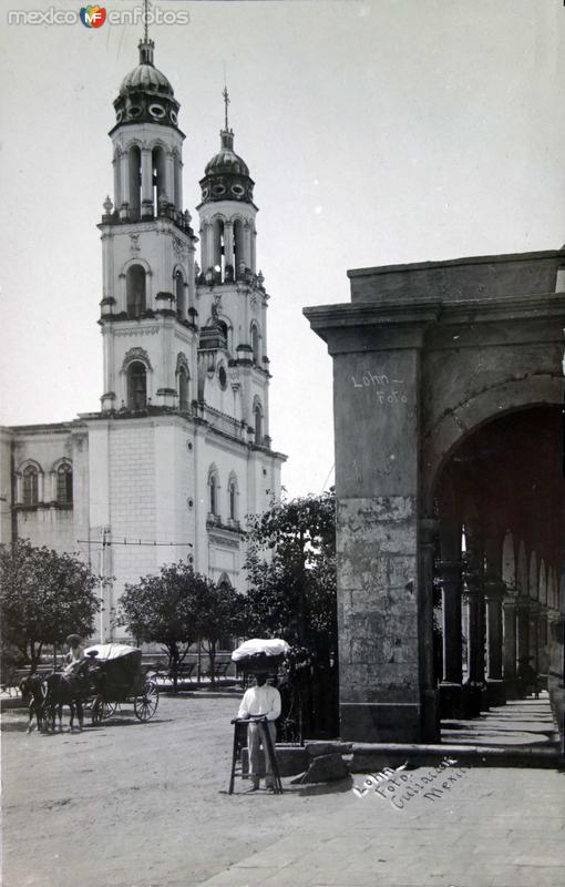 Escena callejera por el fotografo Lohn.