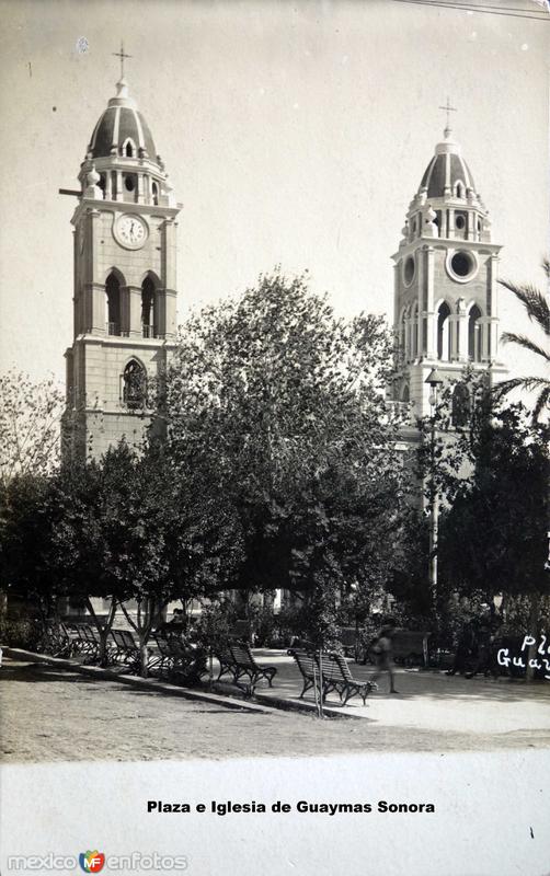 Plaza e Iglesia de Guaymas Sonora ( Circulada el 18 de Marzo de 1912 ).