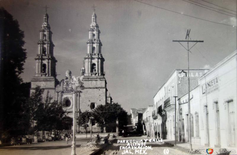 Calle Allende y la parroquia.