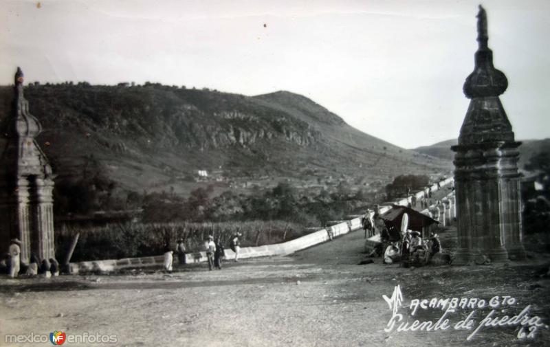 Puente de piedra.