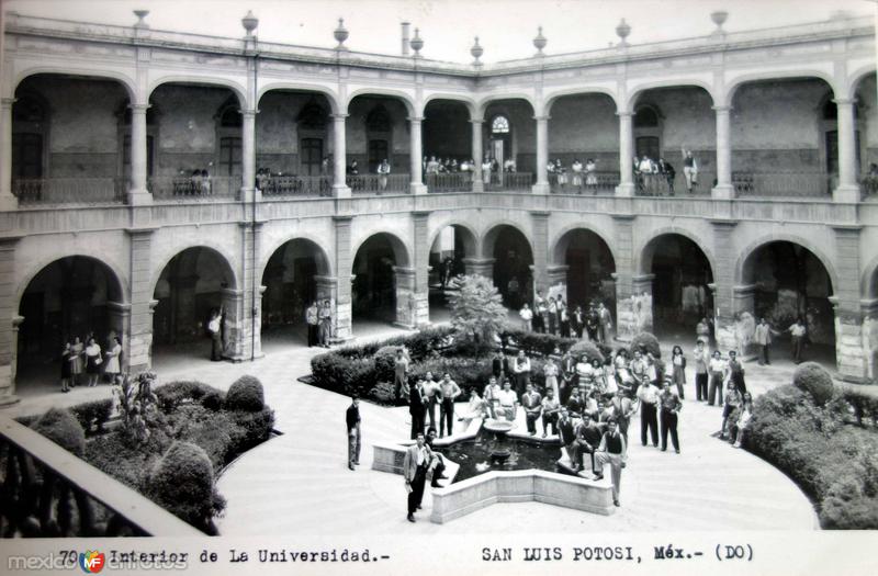 Interior de La Universidad.