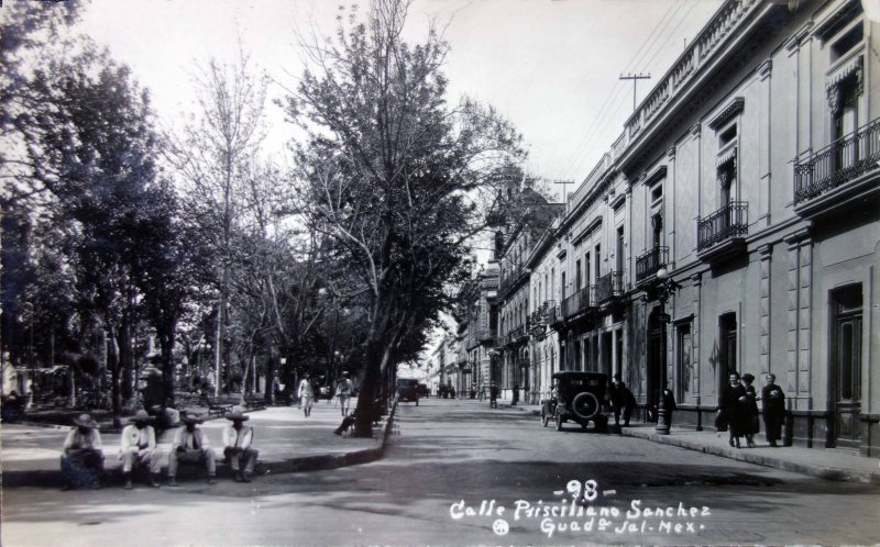 Calle Prisciliano Sanchez.