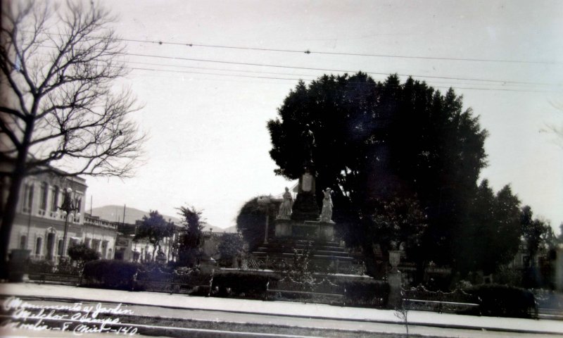 Monumento y Jardin Melchor Ocampo.( Circulada el 16 de Agosto de 1934 ).