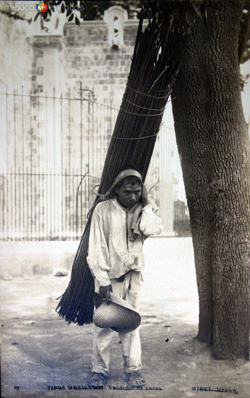 Tipos Mexicanos vendedor de Varas por el Fotógrafo Félix Miret.