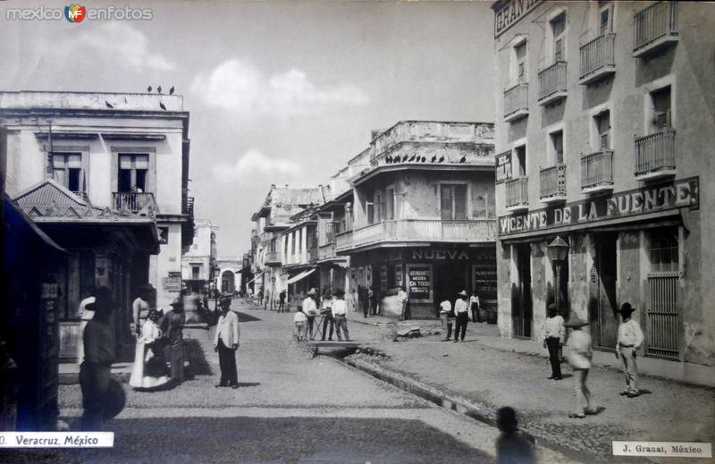 Escena callejera en Veracruz por Fotógrafo Jacobo Granat.