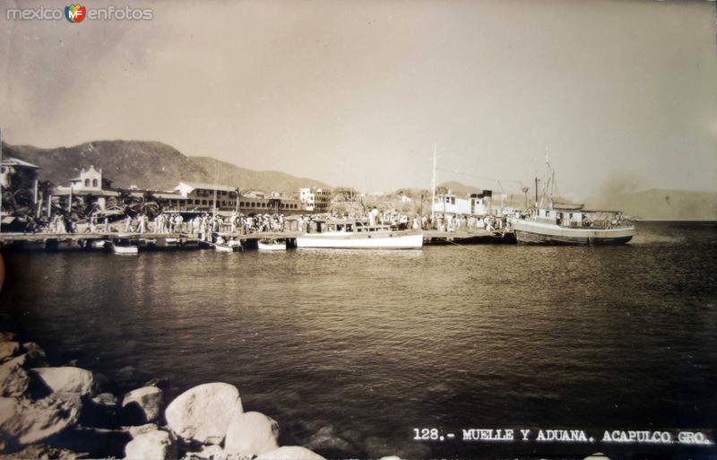 Muelle y Aduana.
