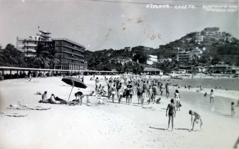 Playa Caleta. ( Circulada el 1 de Abril de 1956 ).