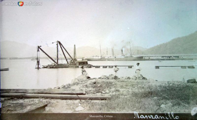 El Muelle de Manzanillo, Colima.