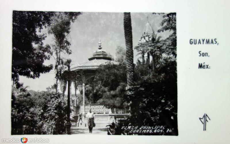 La Plaza principal Guaymas.