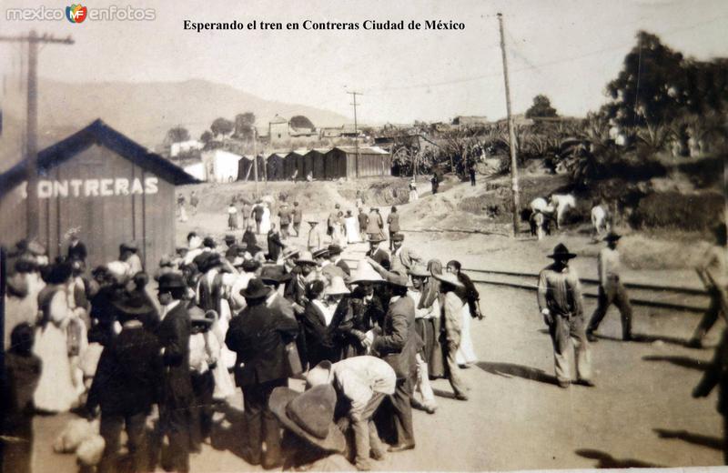 Esperando el tren en Contreras Ciudad de México ( Circulada el 1 de Mayo de 1909 )