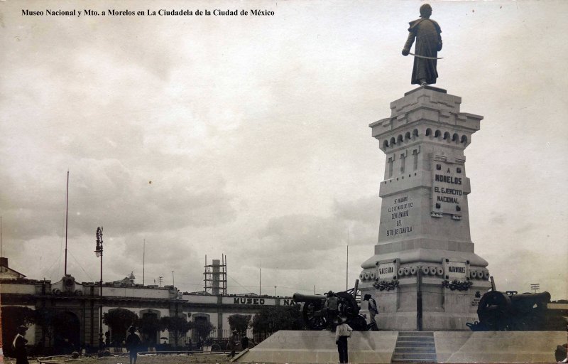 Museo Nacional y Mto. a Morelos en La Ciudadela de la Ciudad de México.