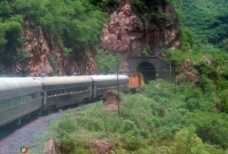 Ferrocarril Chihuahua al Pacífico (1976)