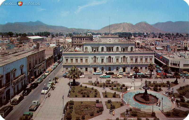 Plaza Principal y Palacio de Gobierno