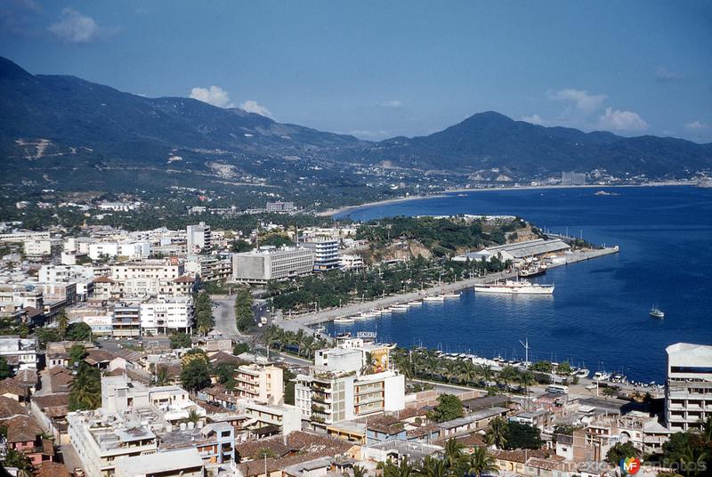 Vista panorámica de Acapulco (1954)