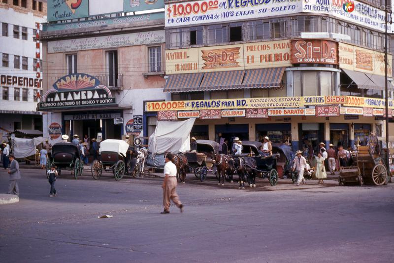 Calandrias (carretas típicas) y comercios (1954)