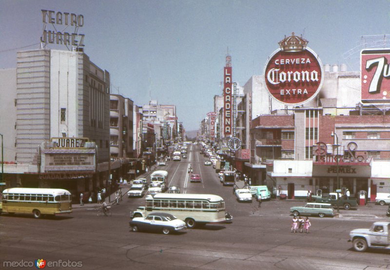 Avenida Juárez y Calzada Independencia (c. 1970)