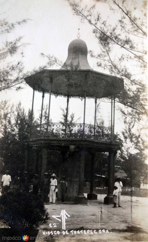 Kiosko. ( Fechada el 11 de Julio de 1937 ).