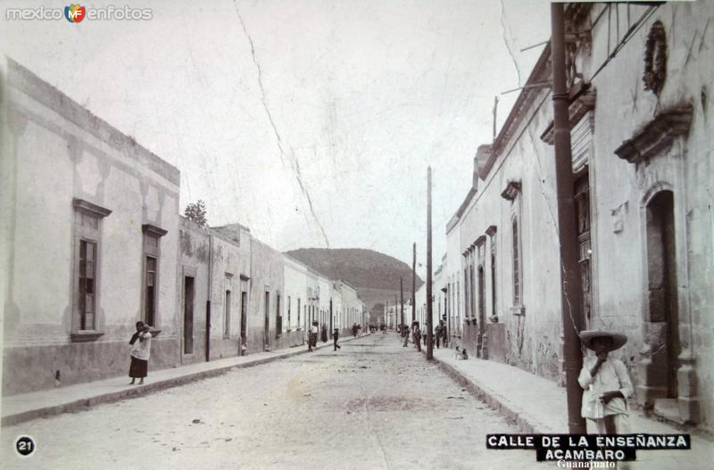 Calle de La Ensenanza.