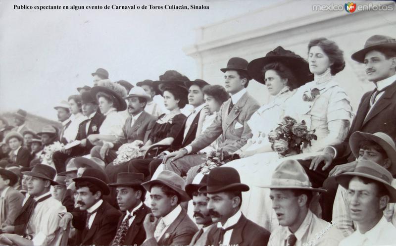 Publico expectante en algun evento de Carnaval o de Toros Culiacán, Sinaloa ( Circulada el 3 de Enero de 1908 ).