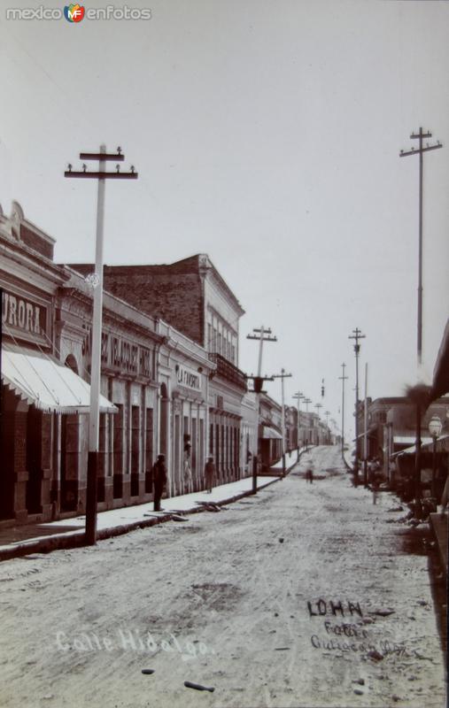 Calle Hidalgo ( Por el Fotógrafo A. W. Lohn )