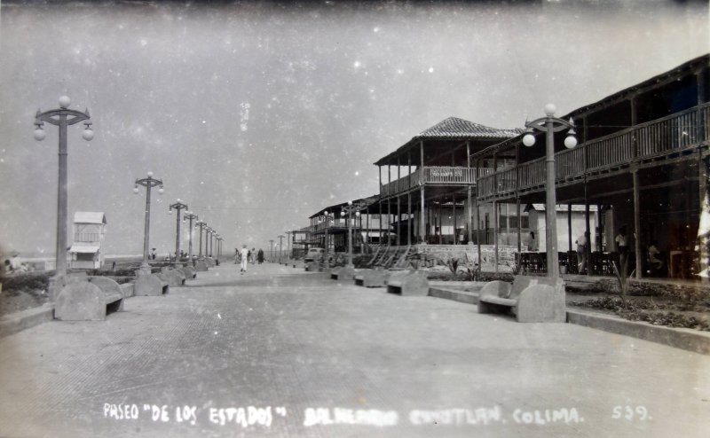 Paseo de Los Estados Balneario de Cuyutlan Colima.