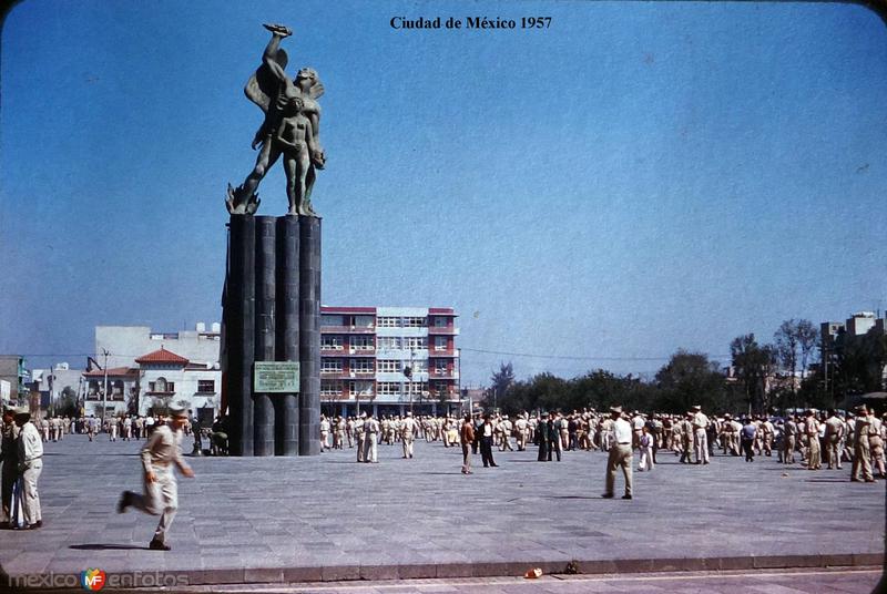 Soldados Ciudad de México ( 1957 ).