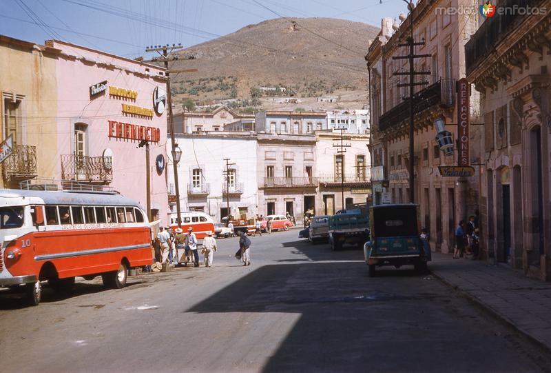 Calle Guerrero con vista hacia Calle Tacuba (1961)