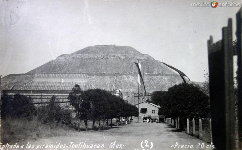 Entrada a Las Piramides de Teotihuacan precio $ .20 Centavos.