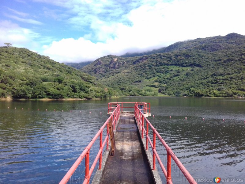 Presa de Atopula, municipio de Huitzuco de los Figueroa, Guerrero. Septiembre/2018