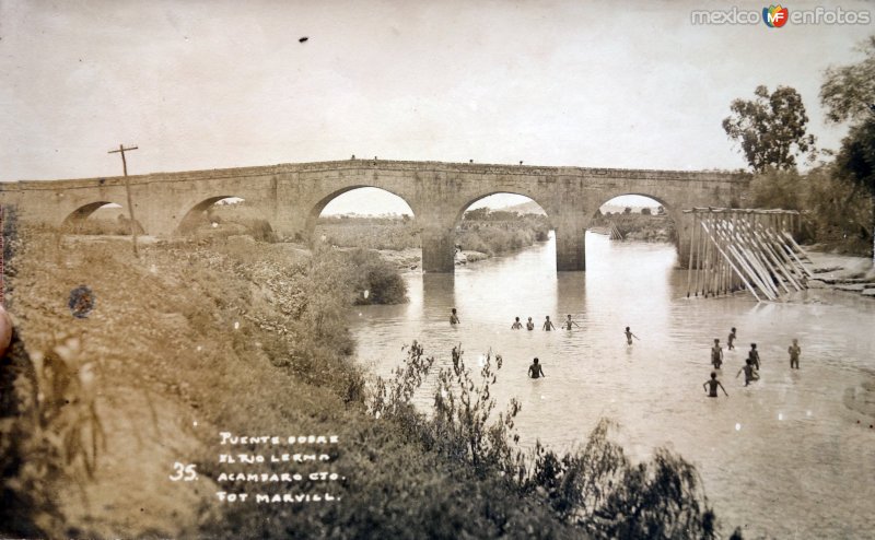 Puente sobre el Rio Lerma.