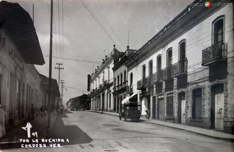 Por la Avenida 1. ( Circulada el 16 de Enero de 1938 ).