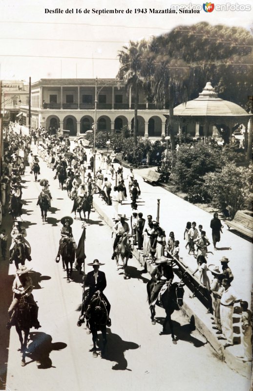 Desfile del 16 de Septiembre de 1943 Mazatlán, Sinaloa.