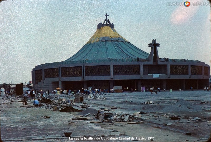 La nueva Villa de Guadalupe en construccion La Ciudad de México 1977.